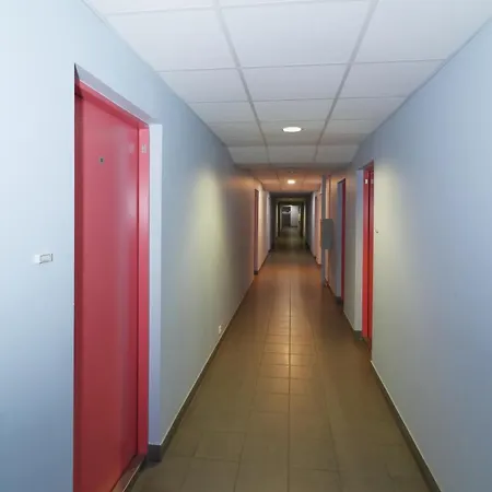 Center Joe Bee Апартаменти *