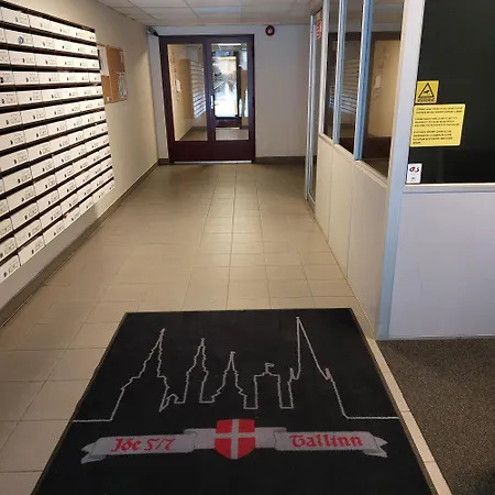 Center Joe Bee * Таллінн