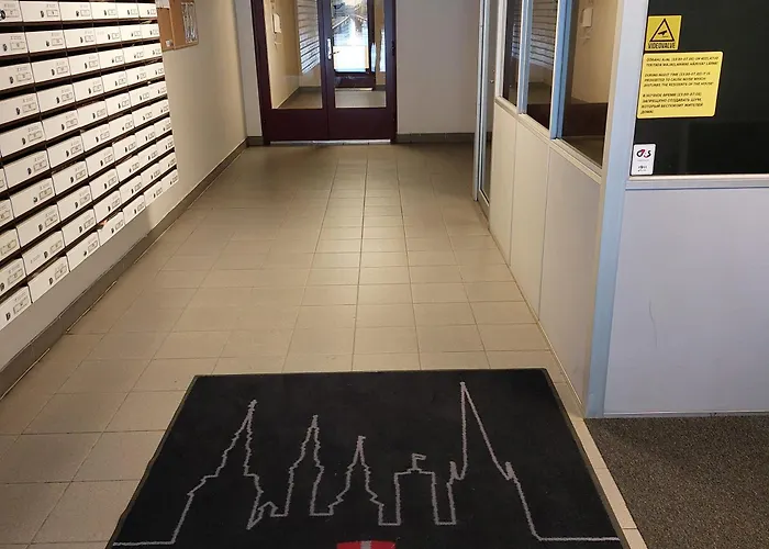 Center Joe Bee * Таллин